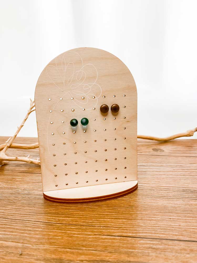 Display Ohrstecker – Blume