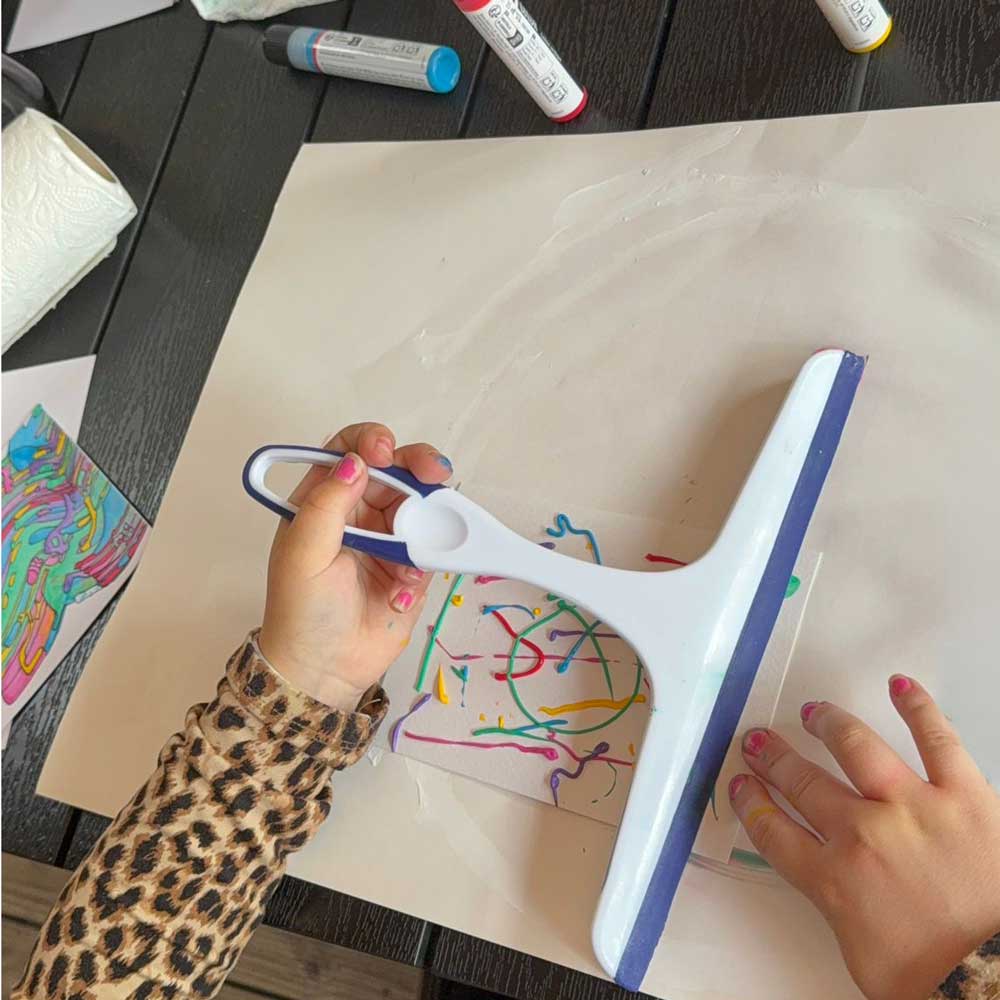 Kindergeburtstag: Squeegee-Art – Kreativer Mal-Workshop